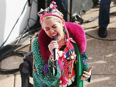 Miley Cyrus Warna-warni di Sydney