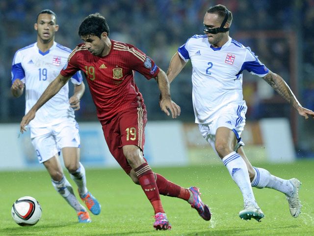 Costa Bantu Spanyol Bekuk Luksemburg