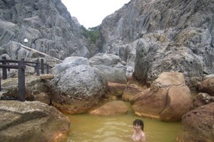 Mandi Bareng Tanpa Busana di Pemandian Umum Jepang