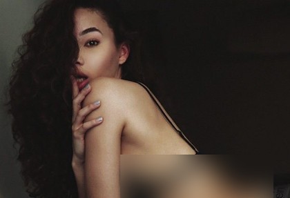 Setelah Kendall Jenner, Justin Bieber Gandeng Model Seksi Ini