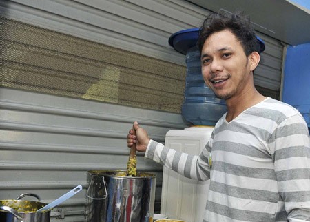 Norman Kamaru Kini Lebih Suka Disebut Tukang Bubur Ketimbang Artis