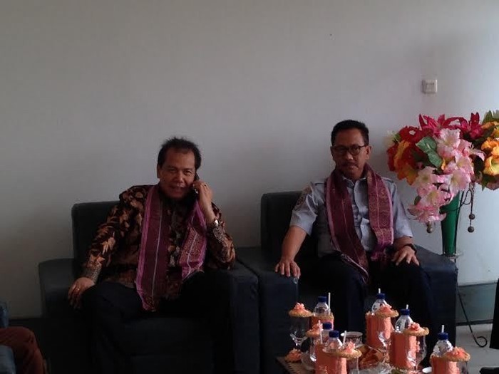 CT Serahkan Bantuan Rp 2,4 Miliar dari SBY ke Masyarakat Banda Neira