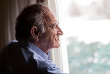 Lebih Mudah Terisolasi, Pria Paruh Baya Rentan Hadapi Kesepian