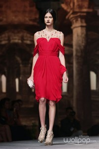 Sebastian Red & Sebastian Sposa by Sebastian Gunawan Golden Allure. Ballroom Hotel Mulia at Senayan. Jakarta. [Foto: Mohammad Abduh/Wolipop]