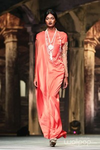 Sebastian Red & Sebastian Sposa by Sebastian Gunawan Golden Allure. Ballroom Hotel Mulia at Senayan. Jakarta. [Foto: Mohammad Abduh/Wolipop]