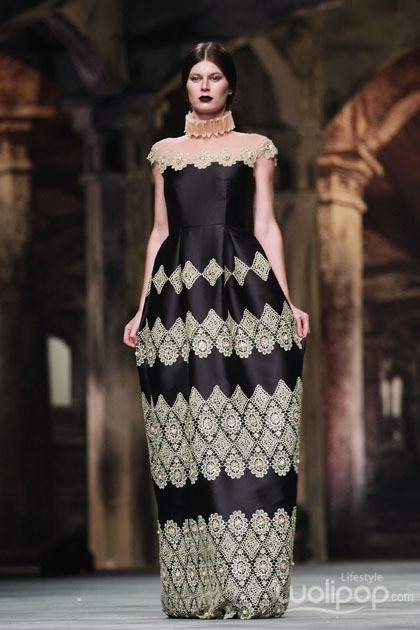 Sebastian Red & Sebastian Sposa by Sebastian Gunawan Golden Allure. Ballroom Hotel Mulia at Senayan. Jakarta. [Foto: Mohammad Abduh/Wolipop]