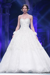 Sebastian Red & Sebastian Sposa by Sebastian Gunawan Golden Allure. Ballroom Hotel Mulia at Senayan. Jakarta. [Foto: Mohammad Abduh/Wolipop]