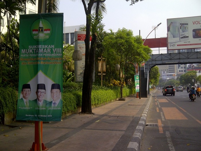 Baliho Bergambar SDA Bertebaran di Muktamar Kubu Romi