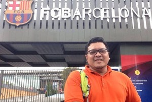Di Balik Keseriusan dr Hari Layani Pasien, Hobi Traveling Ala Backpacker