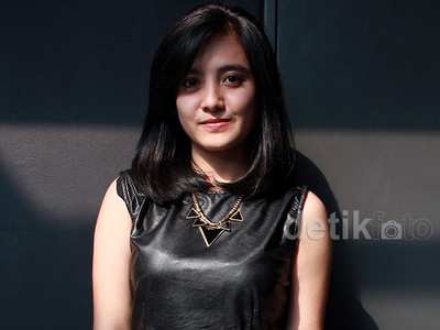 Ini Vira Razak, Vokalis Baru Killing Me Inside yang Cantik
