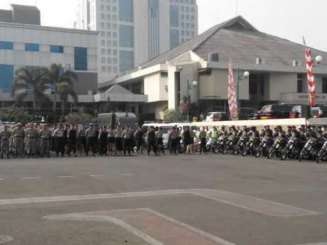 Kapolda dan Ahok Cek Peralatan Pengamanan Pelantikan Jokowi