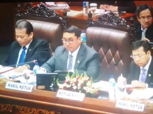Begini Gaya Fadli Zon Memimpin Sidang Paripurna untuk Pertama Kali