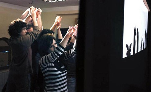 Teater Bayangan Tangan Asal Georgia Pentas Akhir Pekan Ini di Salihara