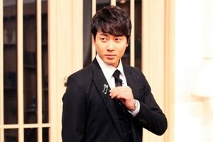 Andy dari Shinhwa Kembali Aktif Setelah Satu Tahun Vakum