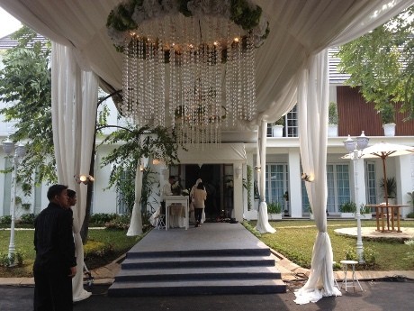 Jelang Siraman, Tamu Undangan Mulai Padati Kediaman Raffi Ahmad