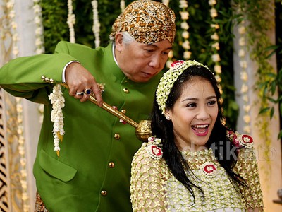 Senyum Sumringah Nagita Slavina di Prosesi Siraman