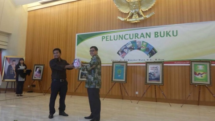 Pensiun dari BPK, Ali Masykur Luncurkan 8 Buku dan Kejar Gelar Guru Besar