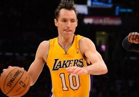 Cedera Lagi Saat Bawa Tas, Karier Steve Nash Diperkirakan Segera Berakhir