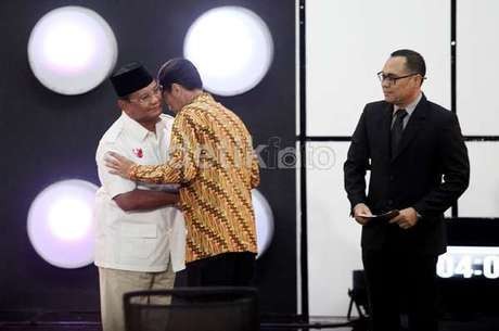 Diplomasi Politik Jokowi di Hari Ulang Tahun Prabowo