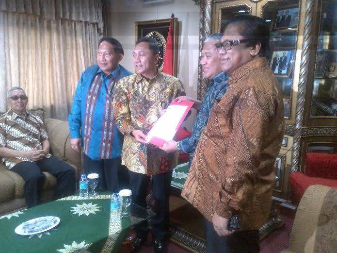 Pimpinan MPR Antar Undangan Pelantikan Presiden ke Muhammadiyah