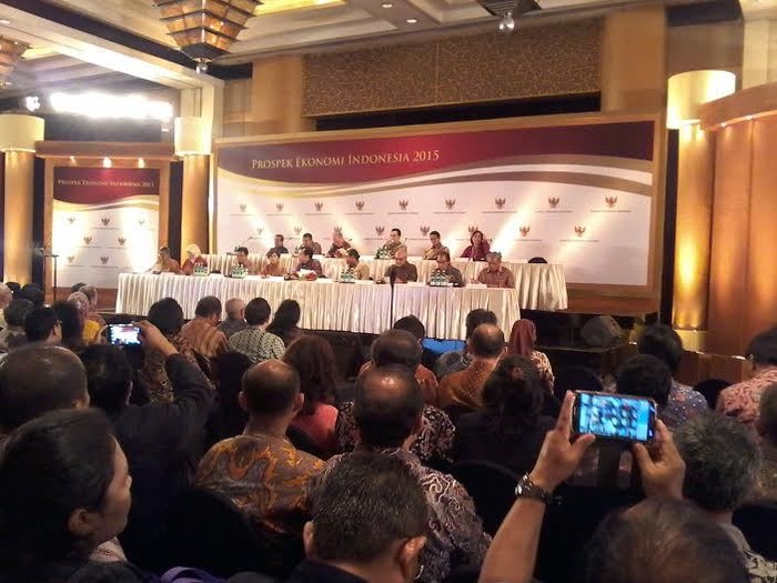 KEN Perkirakan Dolar Tahun Depan Masih di Atas Rp 12.000