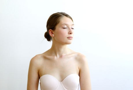 Hendak Besarkan Payudara? Ingat Ya, Jangan Gunakan Silikon Cair