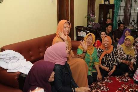 Keluarga dan Pengasuh Jokowi Berangkat ke Jakarta