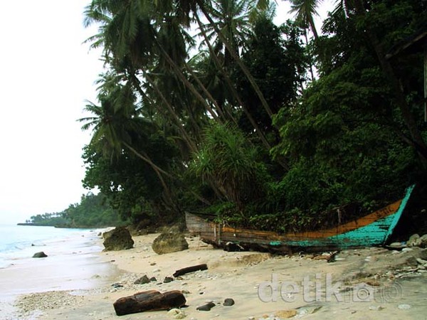 Jelajah Wisata Pantai Sumur Tiga di Sabang
