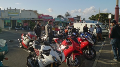 Deru Motor yang Menghangatkan Phillip Island