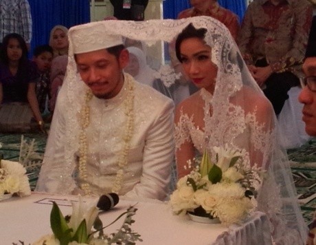 Logam Mulia 55 Gram Jadi Mas Kawin Pernikahan Intan Ayu dan Olaf