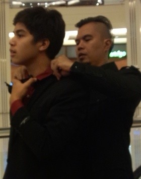 Wow! Ahmad Dhani Hadiahi Raffi Ahmad Obat Kuat