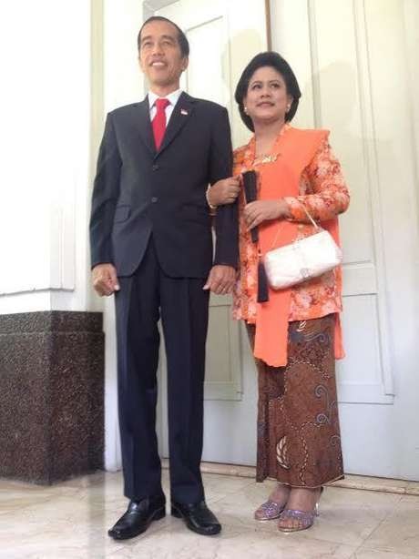 Begini Canda Tawa Jokowi Saat Perkenalkan Istri dan 3 Anaknya