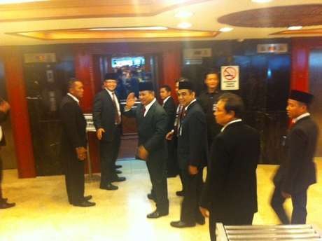 Tiba di Gedung MPR, Prabowo Beri Hormat Militer