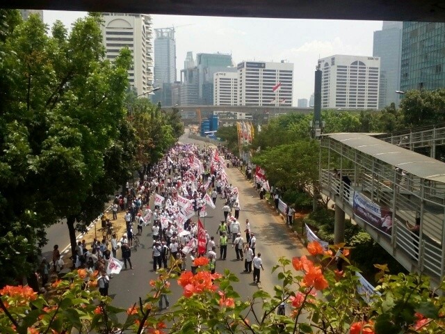 Pejalan Kaki Kuasai Sudirman, Bergerak Menuju Bundaran HI