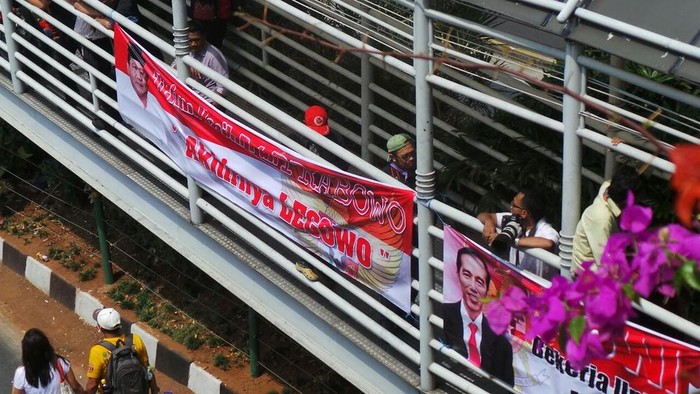 Ada Spanduk Terima Kasih Prabowo Akhirnya Legowo di Jl MH Thamrin