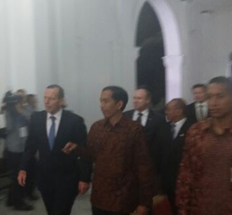 Jokowi Bertemu PM Abbott Memakai Baju Batik