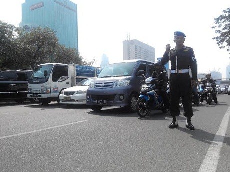 TNI dan Polri Kerjasama Atur Lalin di Lingkar Semanggi