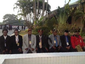 Hadiri Pelantikan, Tokoh Adat Papua: Jangan Ganggu Jokowi, Dia Pilihan Tuhan
