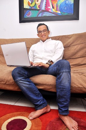 Yuk, Berkunjung ke Kandang Presenter Stenny Agustaf