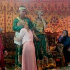 Menangis di Pernikahan Mantan, Wanita Sulsel Hebohkan Facebook