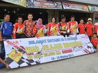 Pengadaan seluruh komponen 'safety' disediakan langsung oleh www.variasimx.com sementara jersey berkendara disediakan oleh Arulinka, keduanya dikenal sebagai penyedia kelengkapan berkendara terpercaya di dunia motor petualangan.