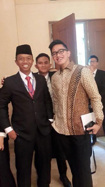 Ini Gaya Keren Berbatik Alay Putera Bungsu Jokowi di Twitter