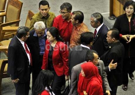 Wasekjen PDIP Usulkan KMP dan KIH Dibubarkan