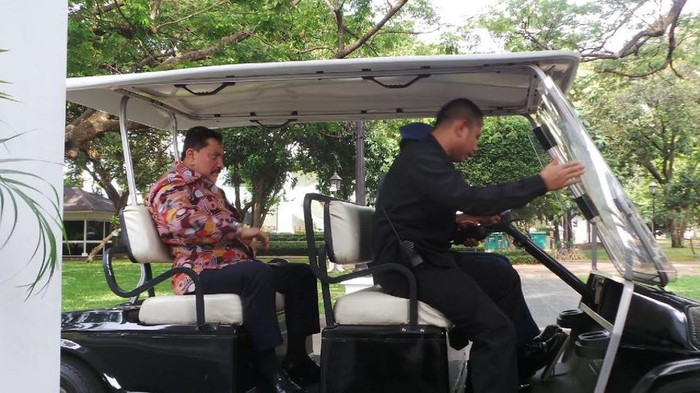 Hendropriyono dan Ryamizard Temui Jokowi di Istana Merdeka