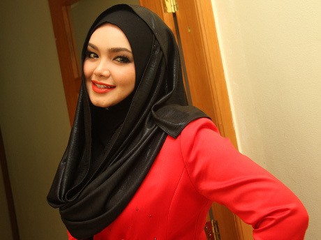 Siti Nurhaliza Puji Siti Liza Soal Kemiripan dengan Dirinya