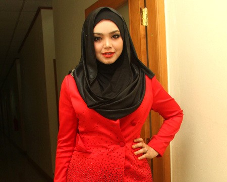 Siti Nurhaliza Berusaha Keras Agar Segera Dapat Momongan