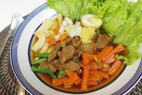 Siang Ini Enaknya Masak Tengkleng dan Selat Solo yang Segar