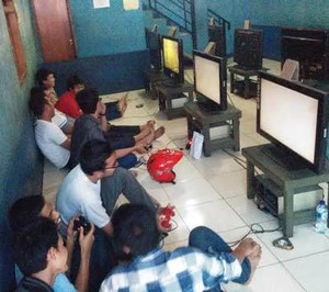 Curhat Pemilik Rental PS: Kecolongan Sampai Dipalak Preman