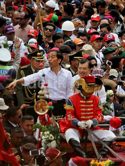 Euforia Jokowi Masih Terasa, Bikin Dolar Melempem ke Rp 11.995