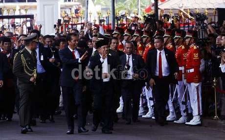 Ubah Struktur Kabinet, Jokowi Cuma Harus Minta Pertimbangan ke DPR